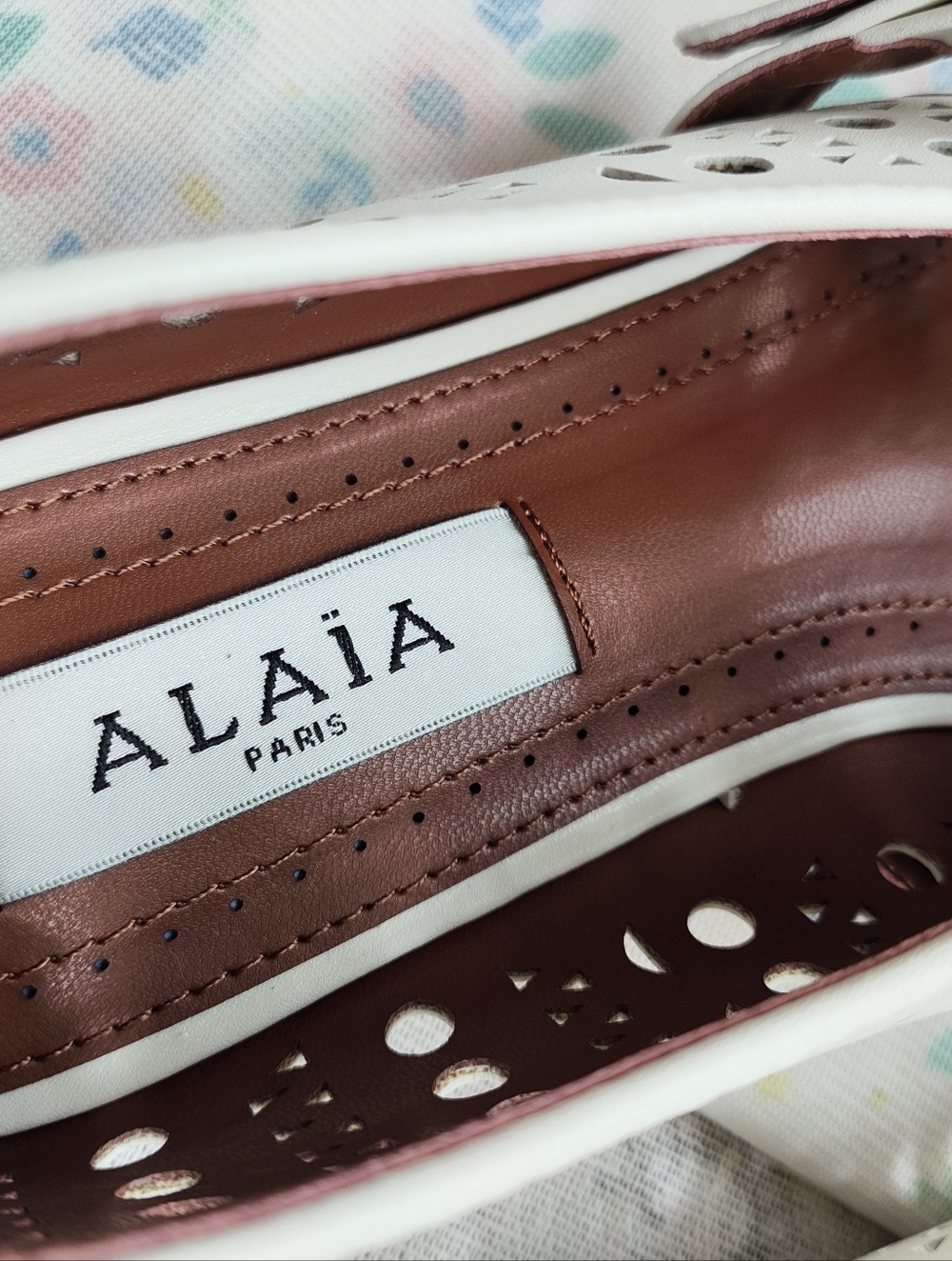 ALAÏA | Cutout Geometric Mary Janes - Picture 2 of 5